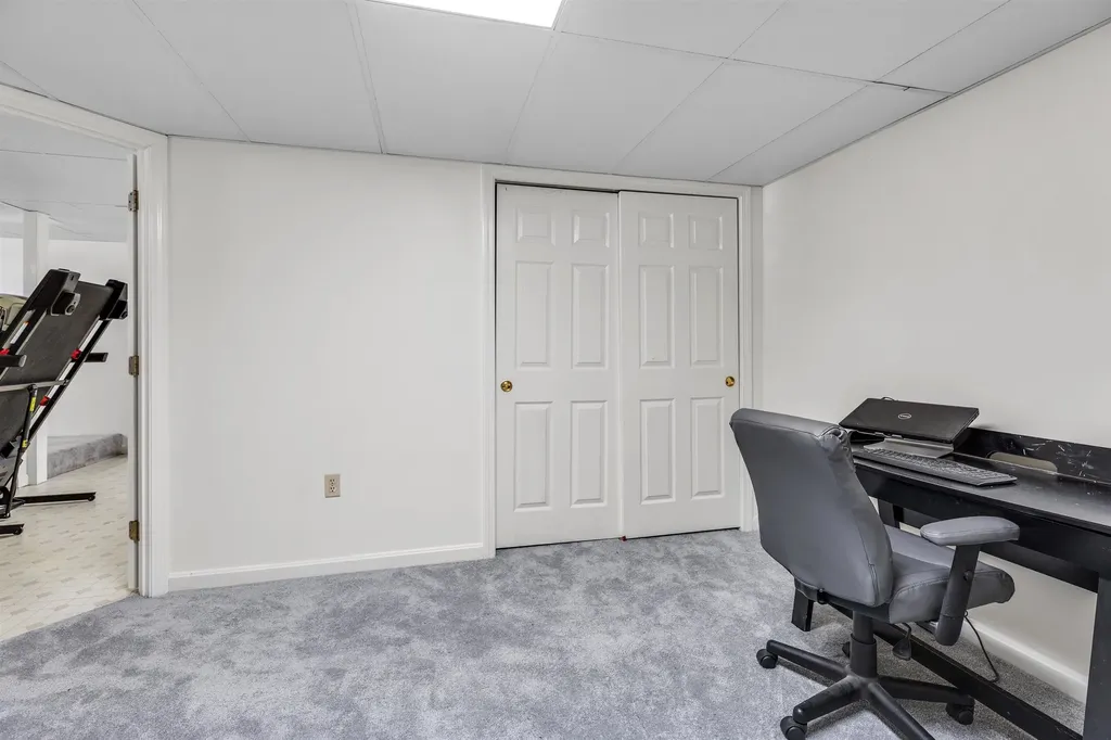 17 Cottage Circle Lebanon NH 03784