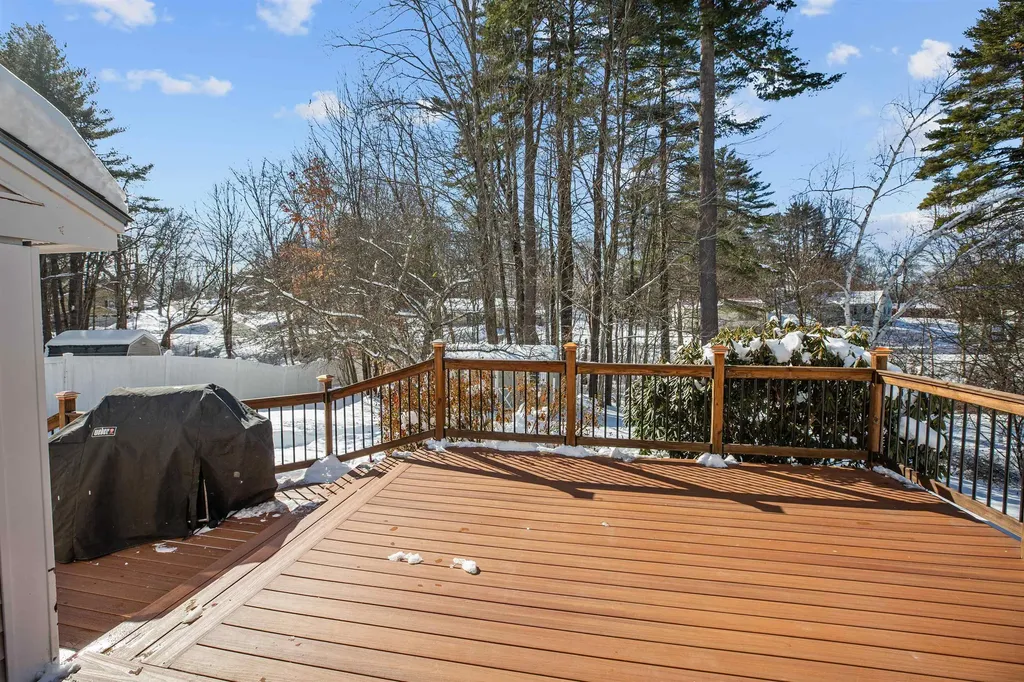 17 Cottage Circle Lebanon NH 03784