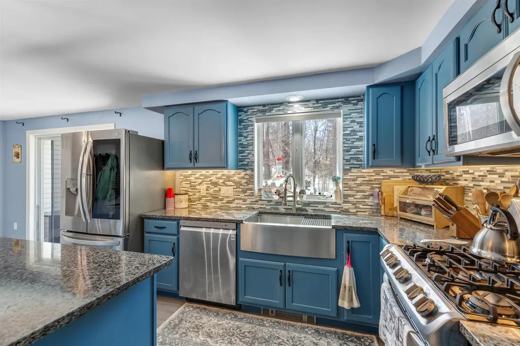 17 Cottage Circle Lebanon NH 03784