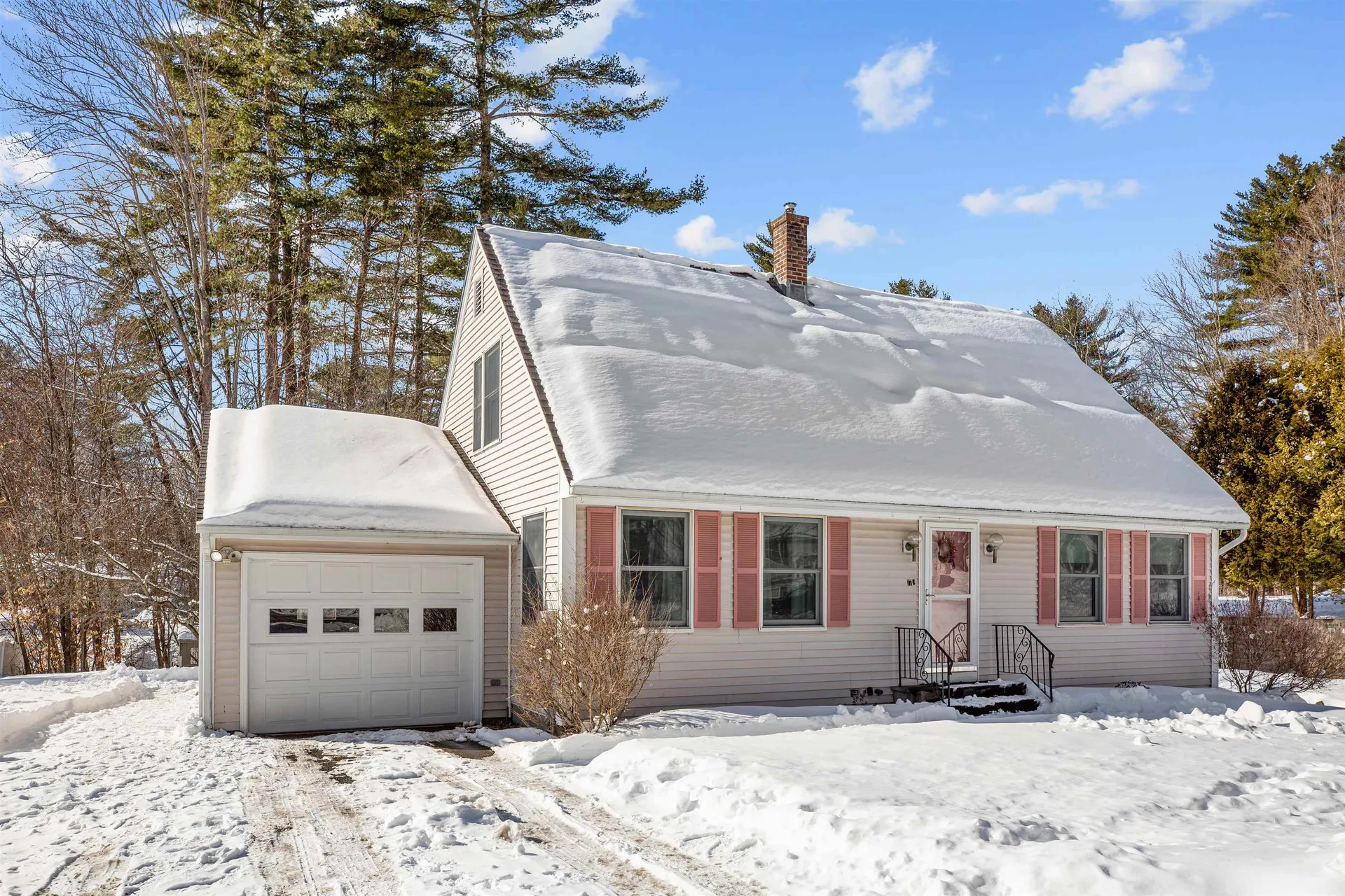 17 Cottage Circle Lebanon NH 03784