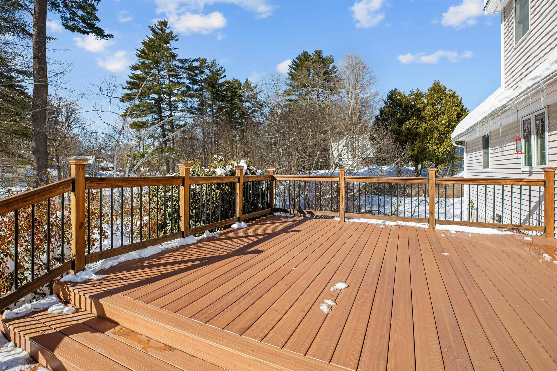 17 Cottage Circle Lebanon NH 03784