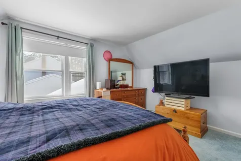 17 Cottage Circle Lebanon NH 03784