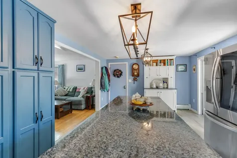 17 Cottage Circle Lebanon NH 03784