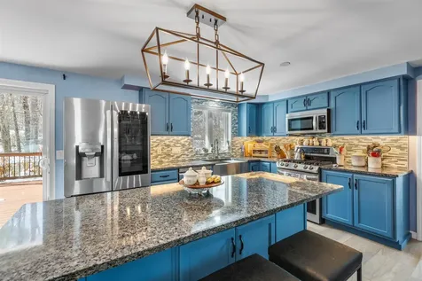 17 Cottage Circle Lebanon NH 03784