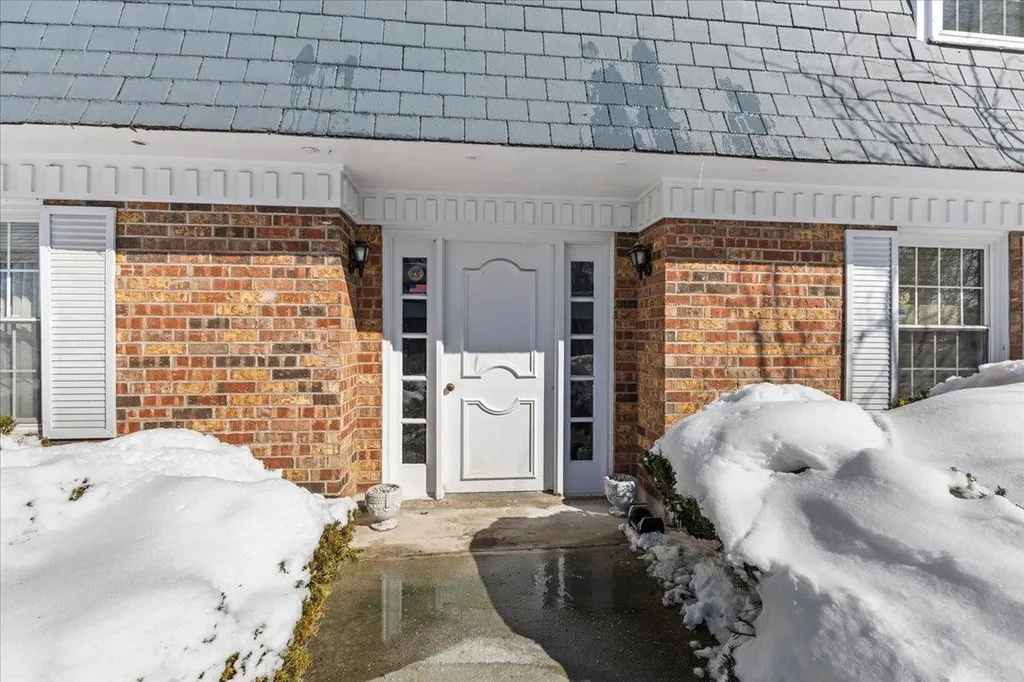 125 Kennedy Drive South Burlington VT 05403