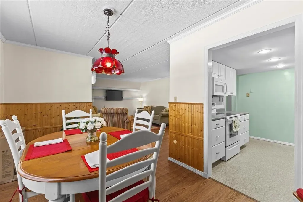 125 Kennedy Drive South Burlington VT 05403