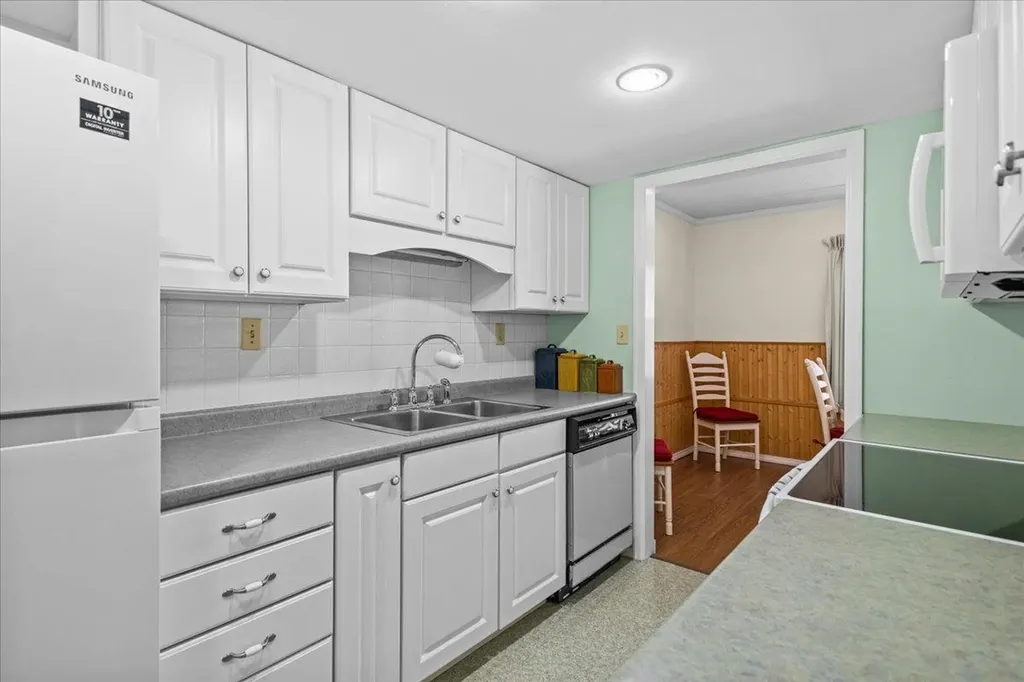 125 Kennedy Drive South Burlington VT 05403