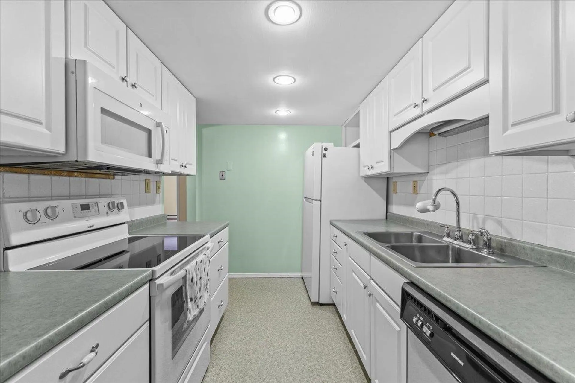 125 Kennedy Drive South Burlington VT 05403