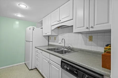 125 Kennedy Drive South Burlington VT 05403