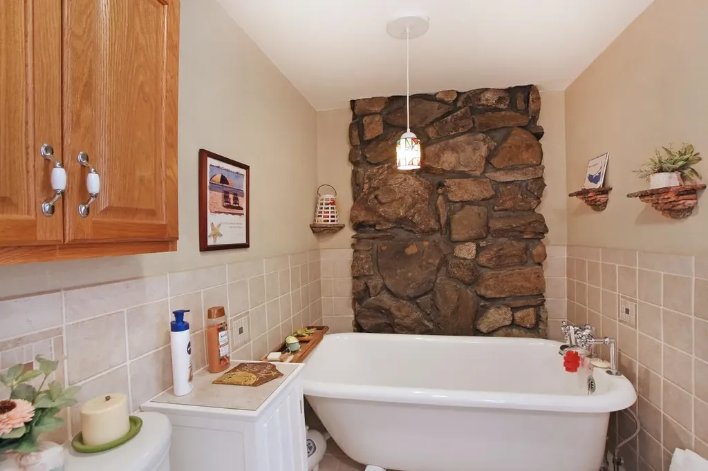 1 Grandview Avenue Derry NH 03038