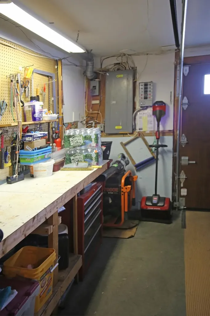 1 Grandview Avenue Derry NH 03038