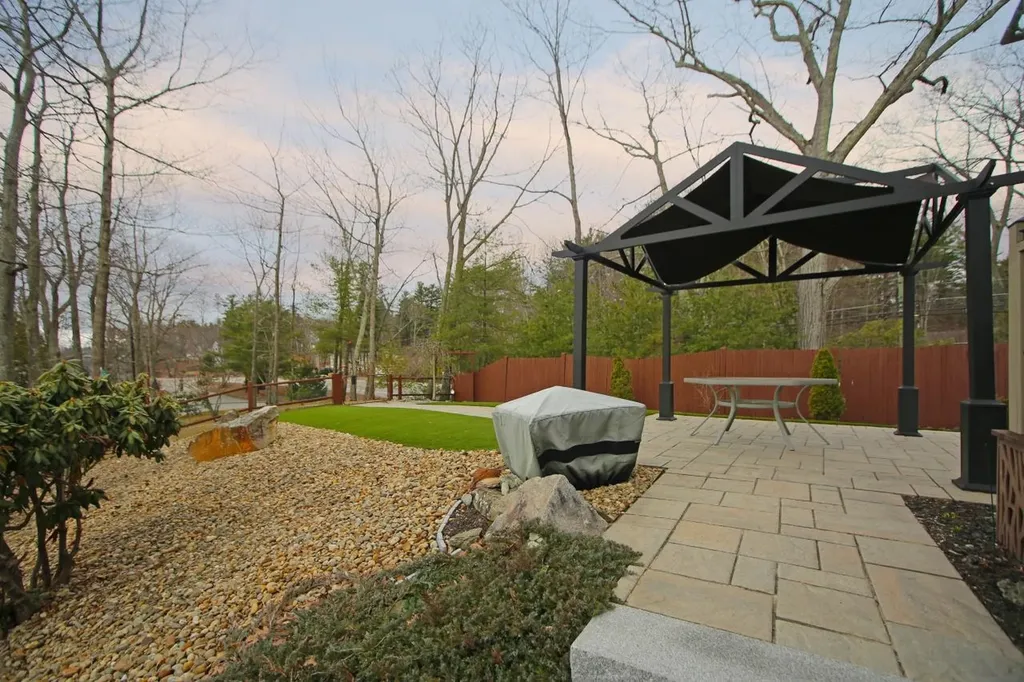 1 Grandview Avenue Derry NH 03038