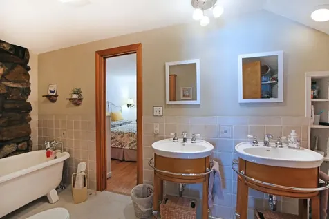 1 Grandview Avenue Derry NH 03038