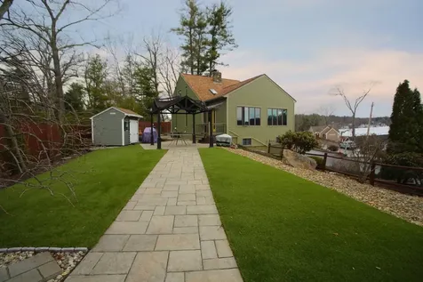 1 Grandview Avenue Derry NH 03038