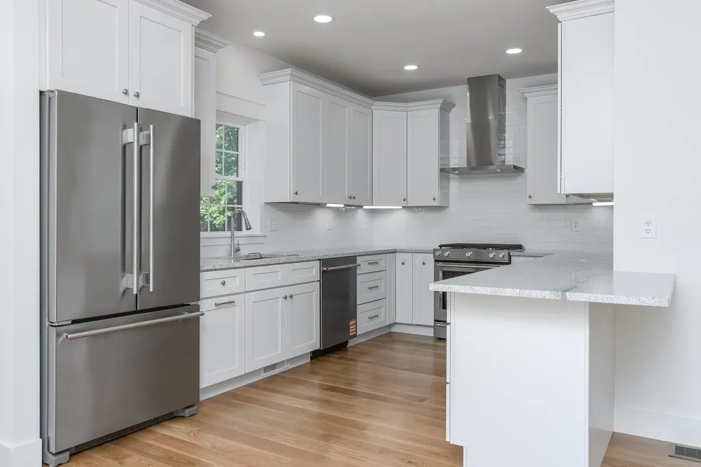 11 Sunset Avenue Hampstead NH 03841