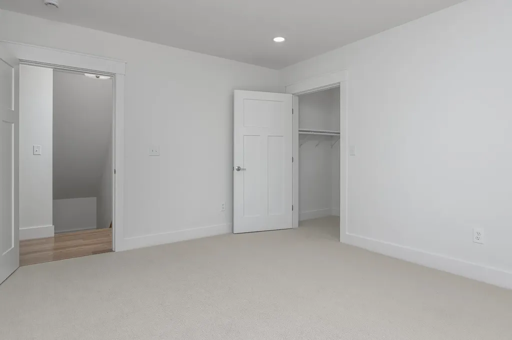 11 Sunset Avenue Hampstead NH 03841