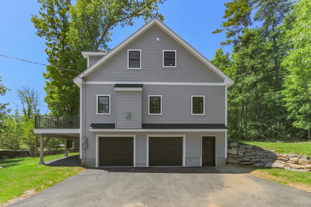 11 Sunset Avenue Hampstead NH 03841