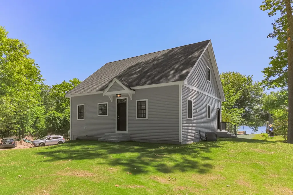 11 Sunset Avenue Hampstead NH 03841