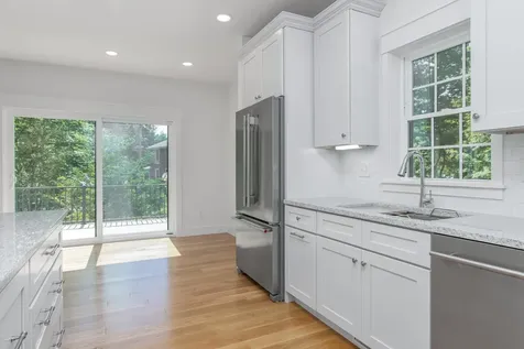 11 Sunset Avenue Hampstead NH 03841