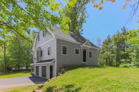 11 Sunset Avenue Hampstead NH 03841
