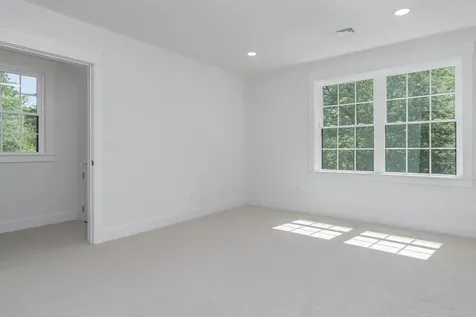 11 Sunset Avenue Hampstead NH 03841