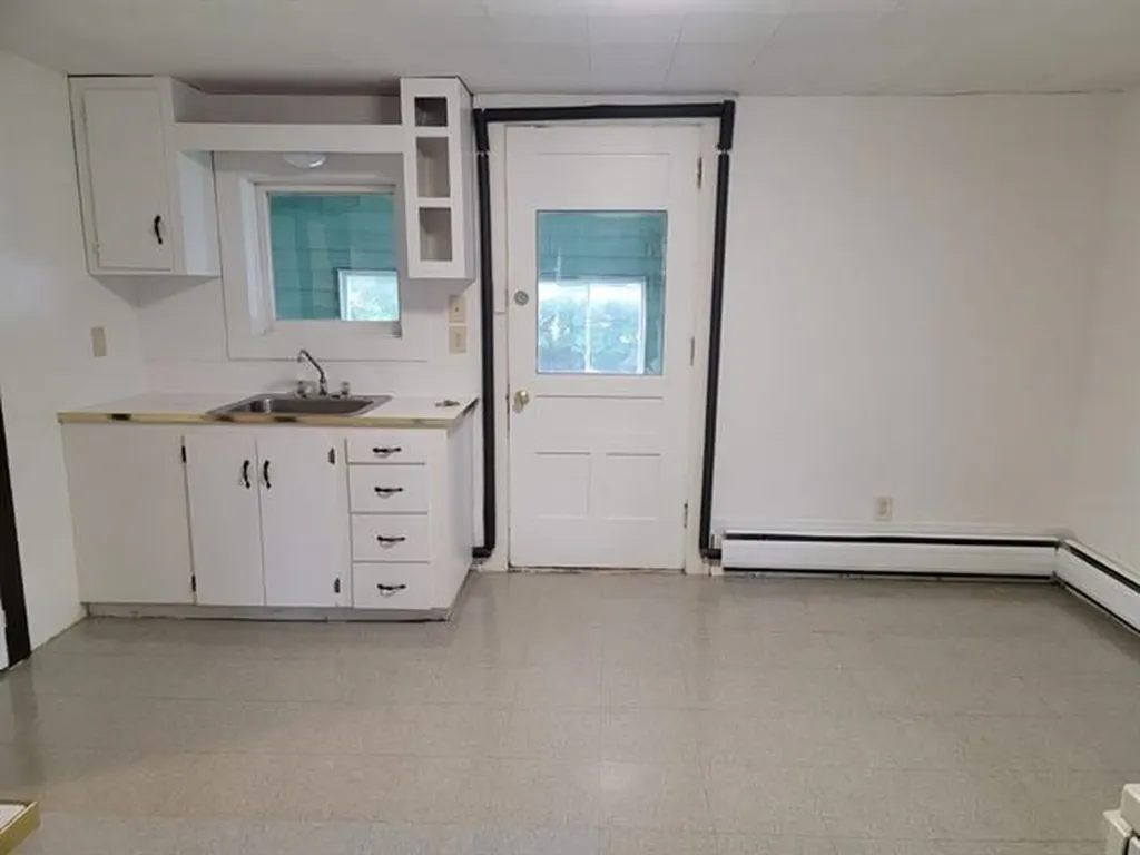 10B Dyer Street Laconia NH 03246