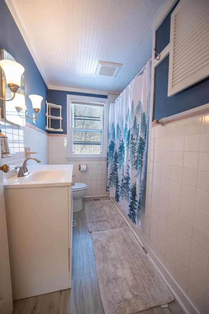 752 Route 9 East Wilmington VT 05363