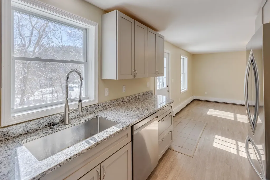 14 Cummings Hill Road Plymouth NH 03264