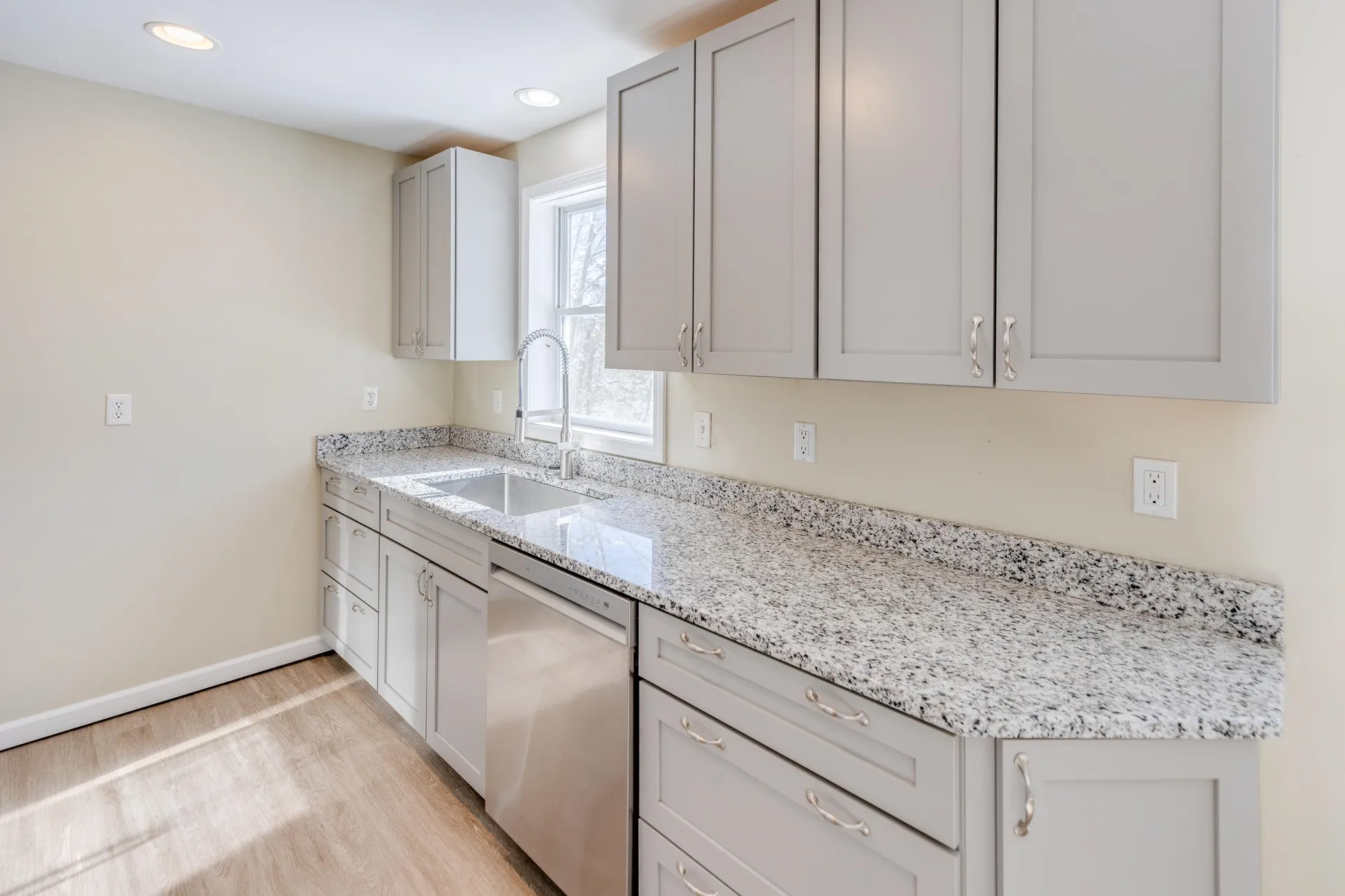 14 Cummings Hill Road Plymouth NH 03264