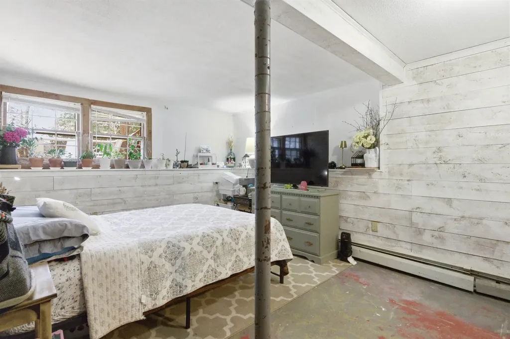 82 Scotts Drive Charlestown NH 03603