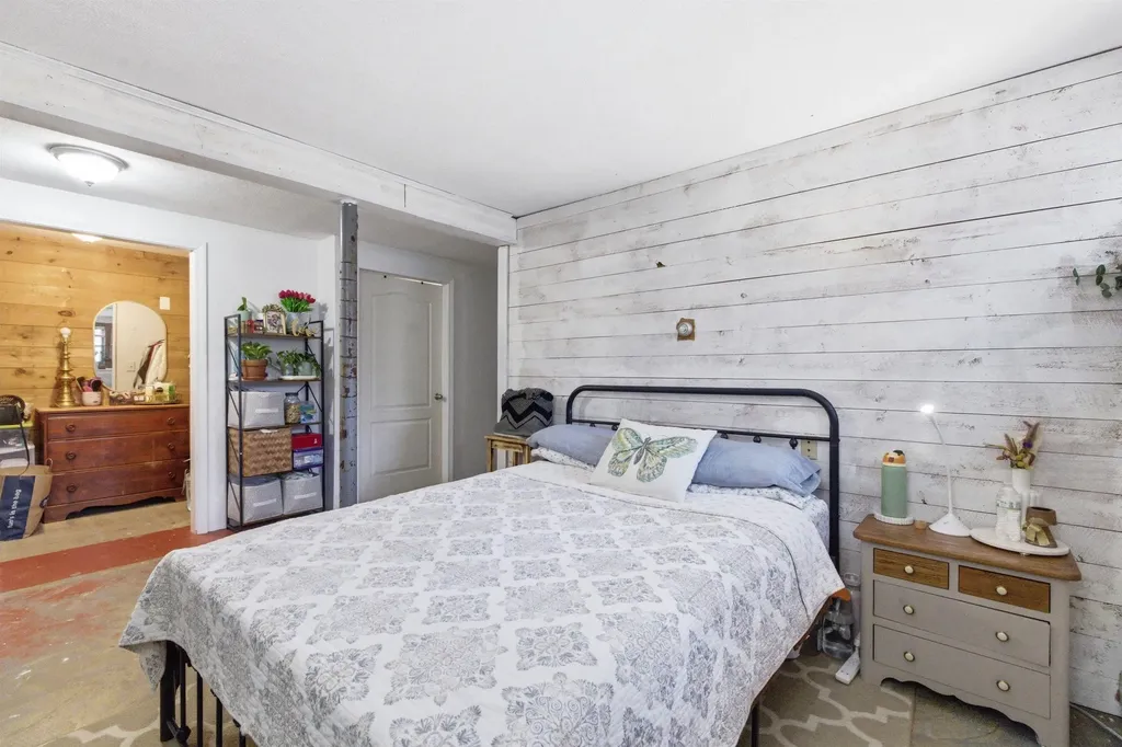 82 Scotts Drive Charlestown NH 03603