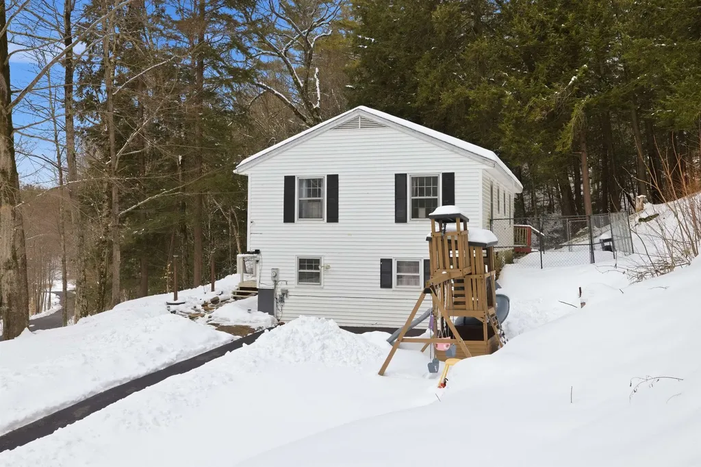 82 Scotts Drive Charlestown NH 03603