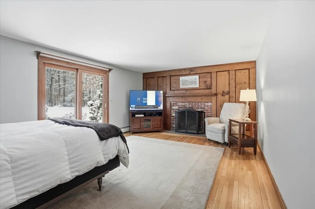 105 Rideout Road Hollis NH 03049