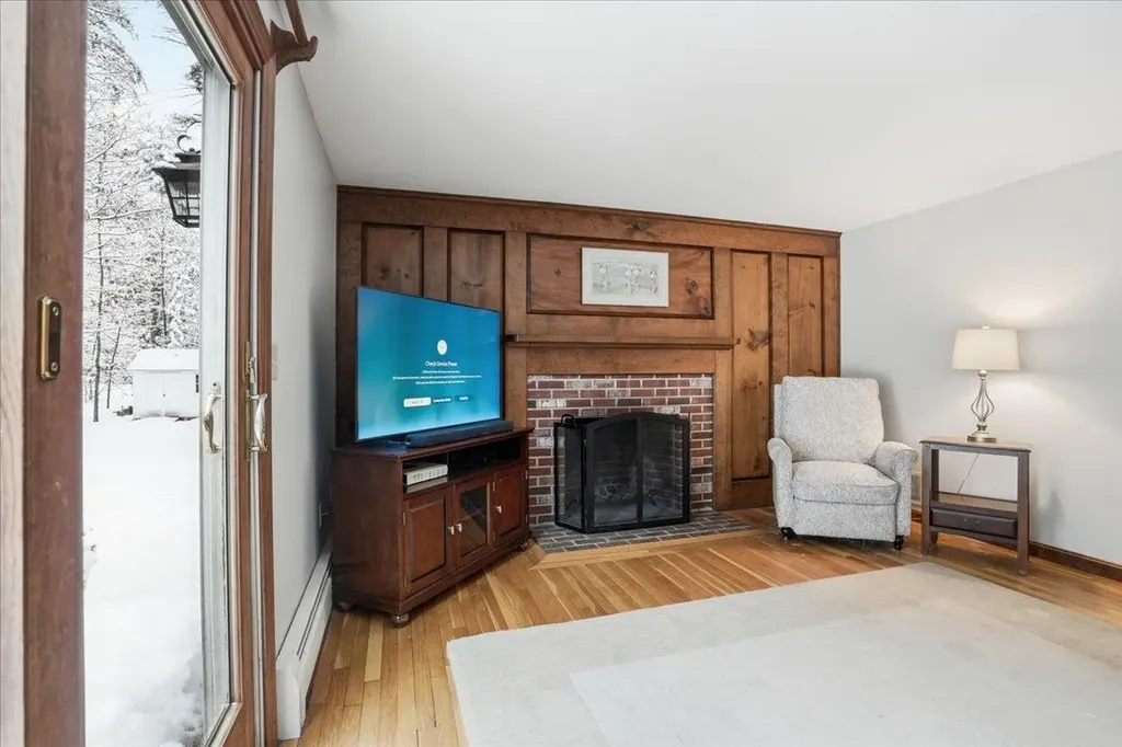 105 Rideout Road Hollis NH 03049