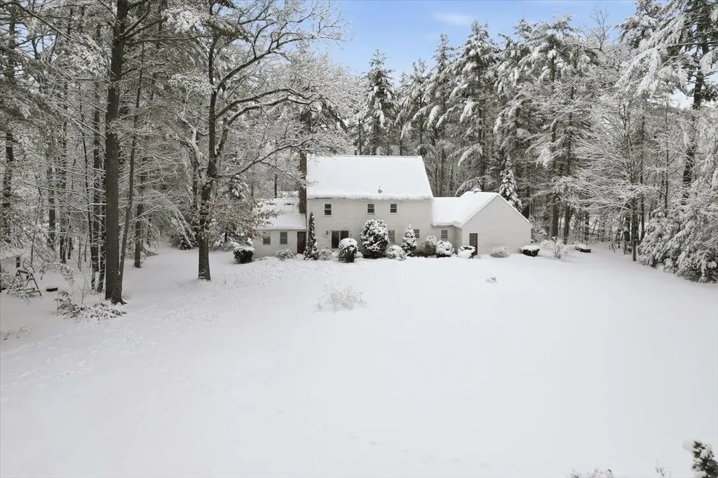 105 Rideout Road Hollis NH 03049