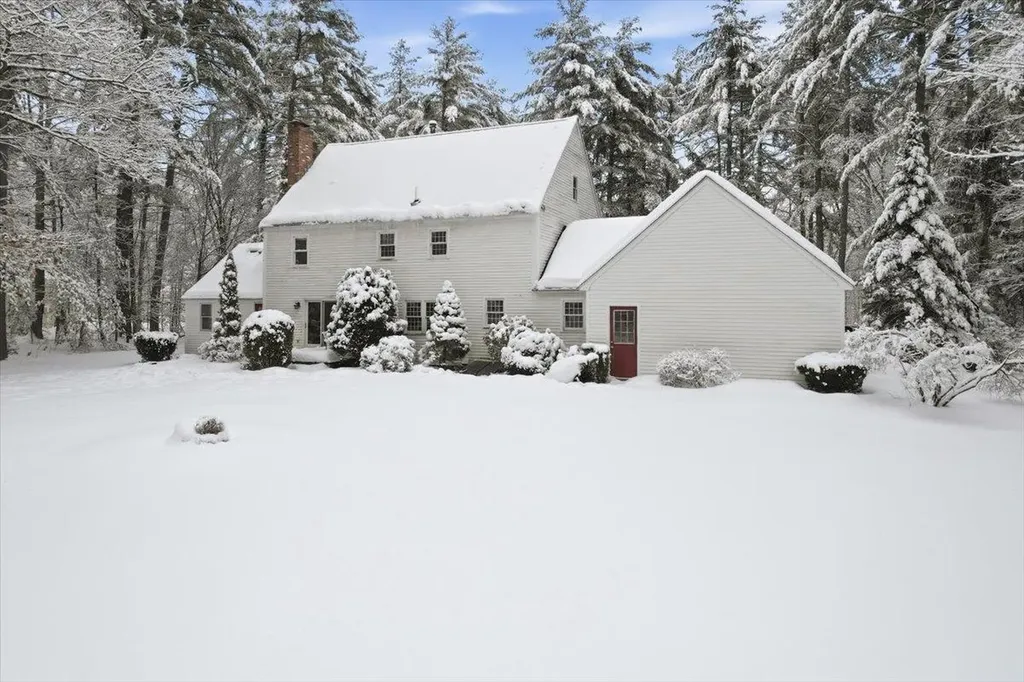105 Rideout Road Hollis NH 03049