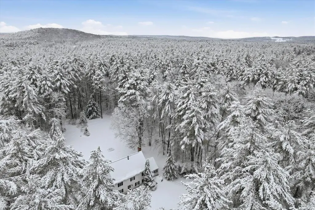 105 Rideout Road Hollis NH 03049