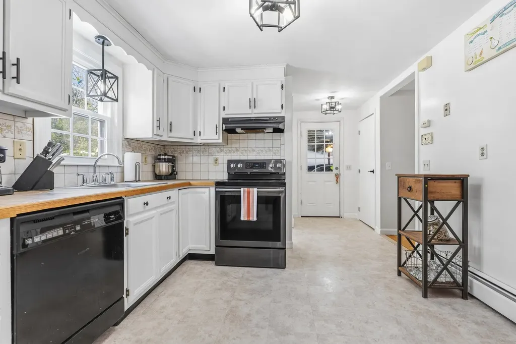 31 Pine Crest Drive Goffstown NH 03045