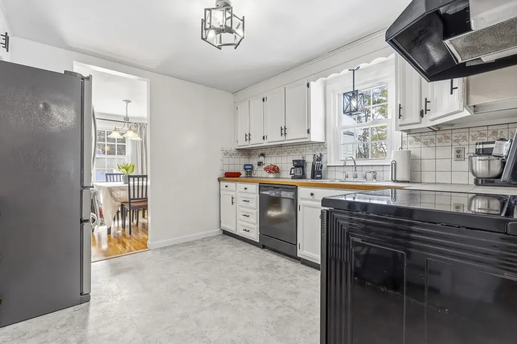 31 Pine Crest Drive Goffstown NH 03045