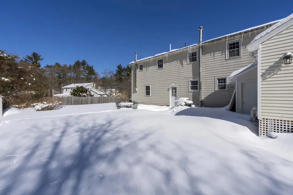 31 Pine Crest Drive Goffstown NH 03045