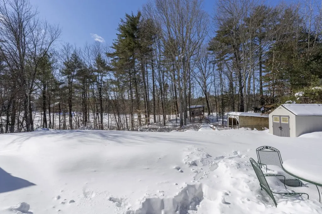 31 Pine Crest Drive Goffstown NH 03045