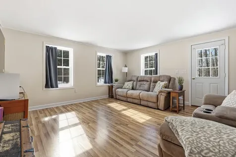 31 Pine Crest Drive Goffstown NH 03045