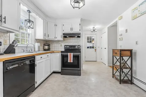 31 Pine Crest Drive Goffstown NH 03045