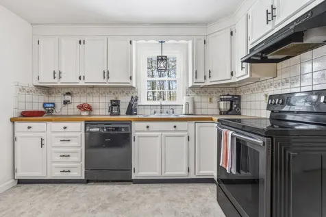 31 Pine Crest Drive Goffstown NH 03045