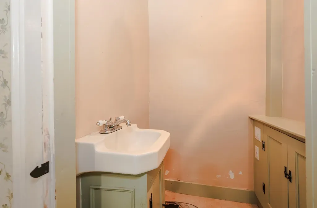 67 Candia Road Deerfield NH 03033