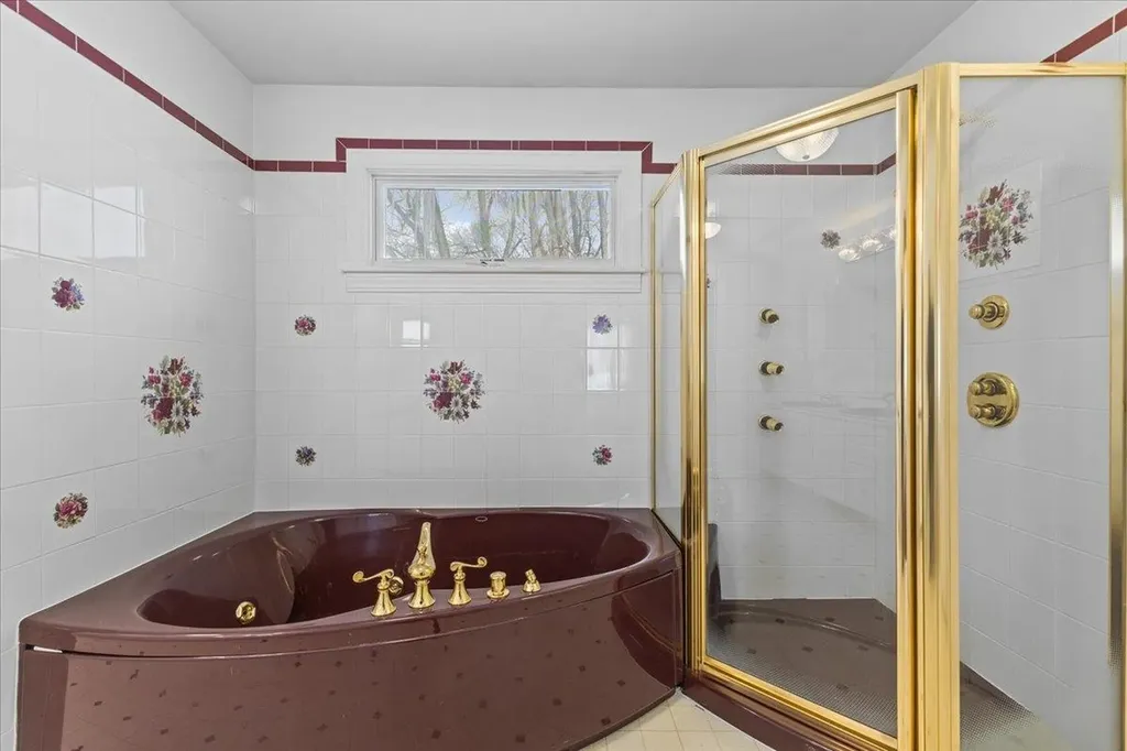 109 Juniper Ridge Shelburne VT 05445