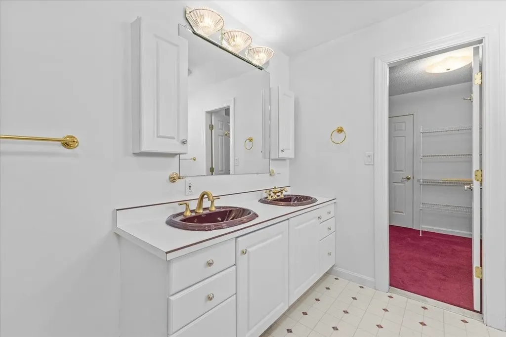 109 Juniper Ridge Shelburne VT 05445