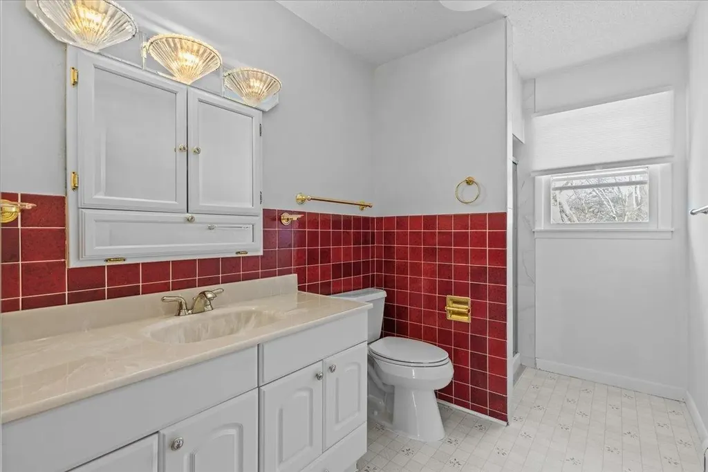 109 Juniper Ridge Shelburne VT 05445