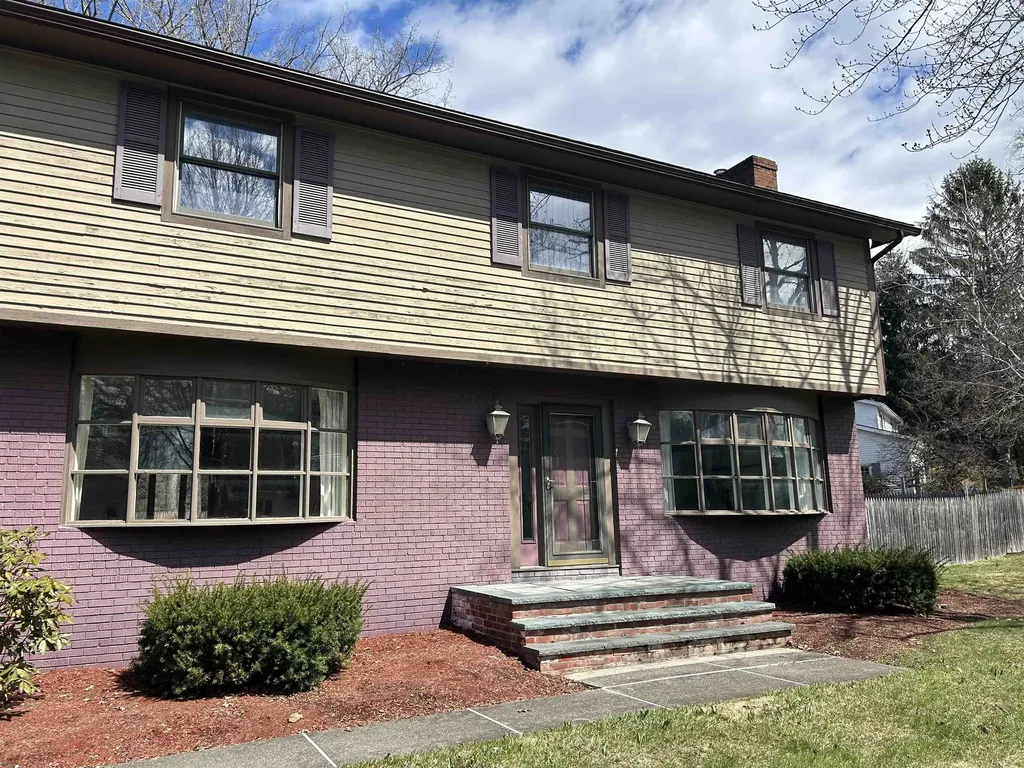 109 Juniper Ridge Shelburne VT 05445