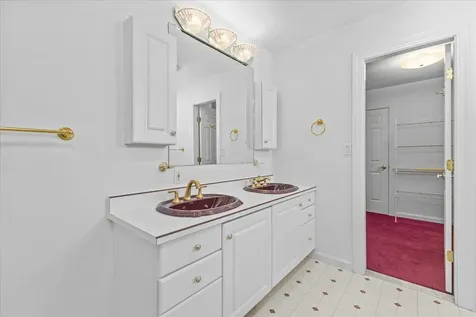 109 Juniper Ridge Shelburne VT 05445